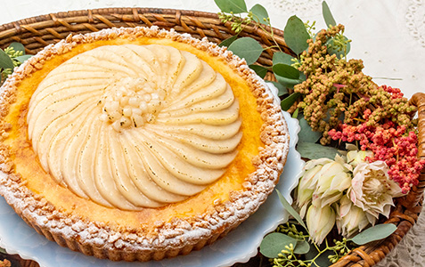 秋のフルーツを味わうショコラタルト