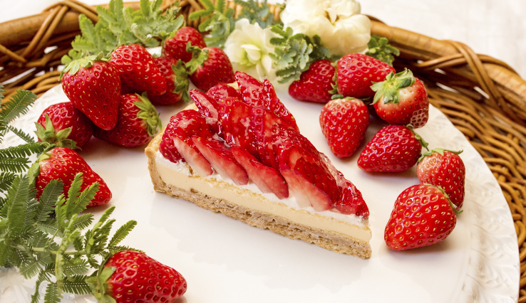 【店舗限定】イチゴとホワイトチョコババロアのタルト