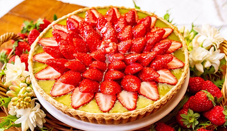 宮城県山元町 山元いちご農園の“にこにこベリー”とピスタチオカスタードのタルト