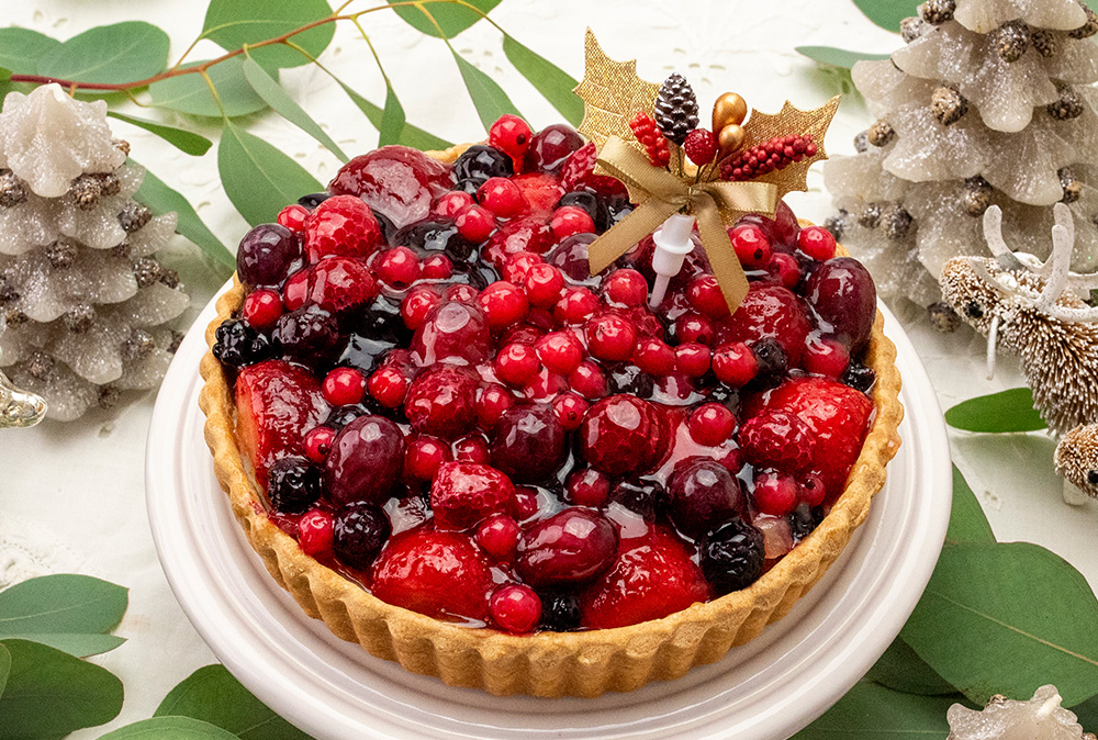 甘酸っぱいフルーツとサワークリームのタルト